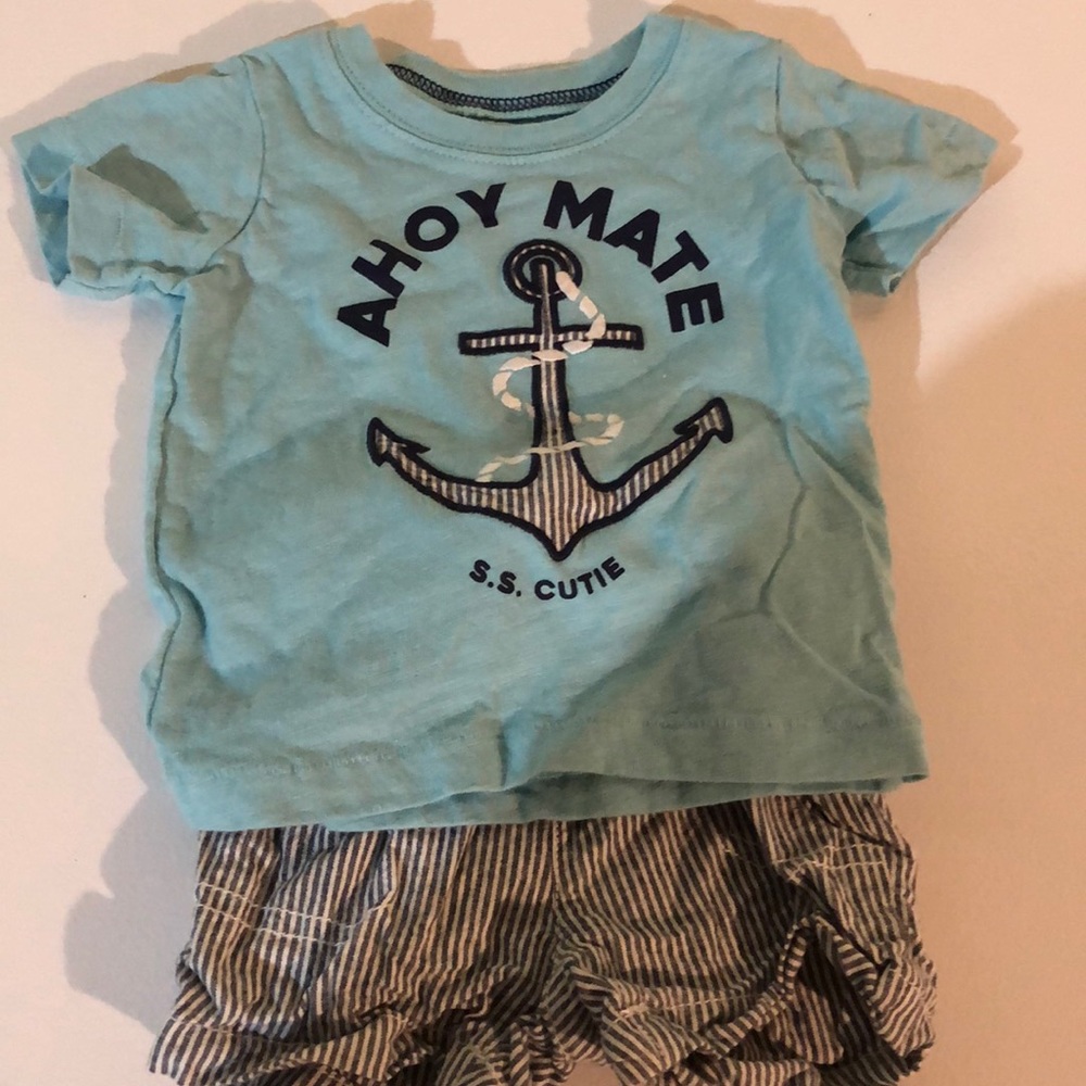 Carter’s summer outfit. Size 6months